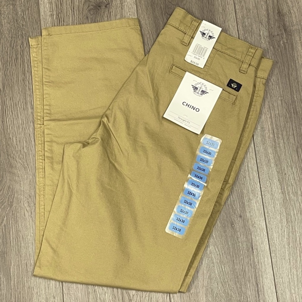New Dockers® Men's Straight Fit Chino Khaki with Stretch for Comfort, 32x30
